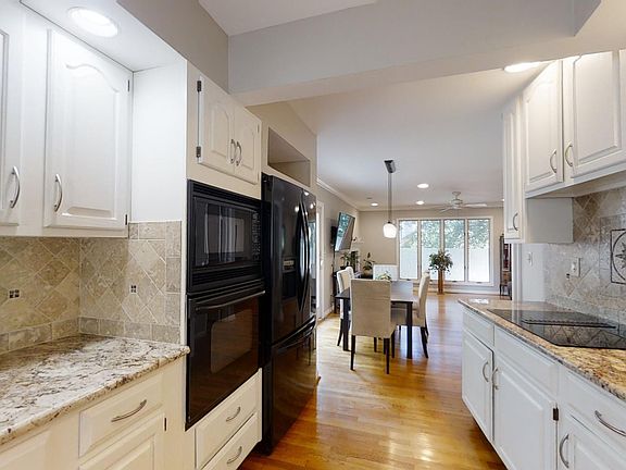 5th image of 4710 Old Dominion Dr
