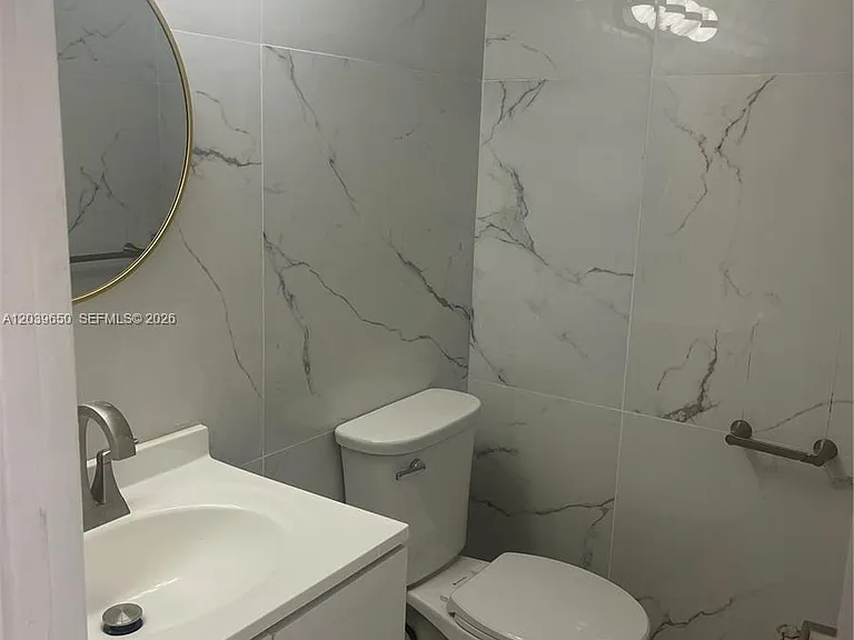 5909 SW 36th Ct #14 — Photo 6