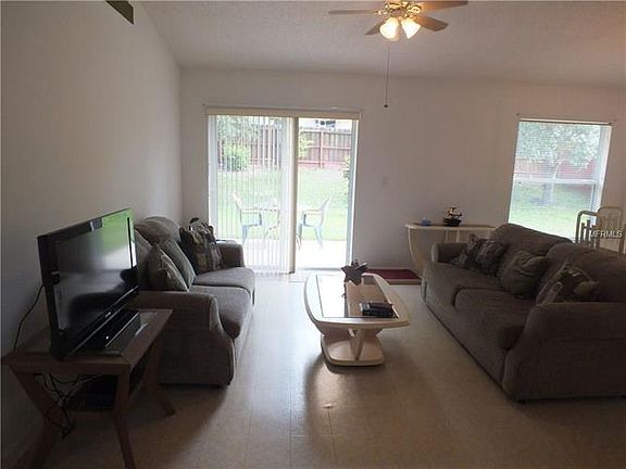 4th image of 11841 Foxglove Dr