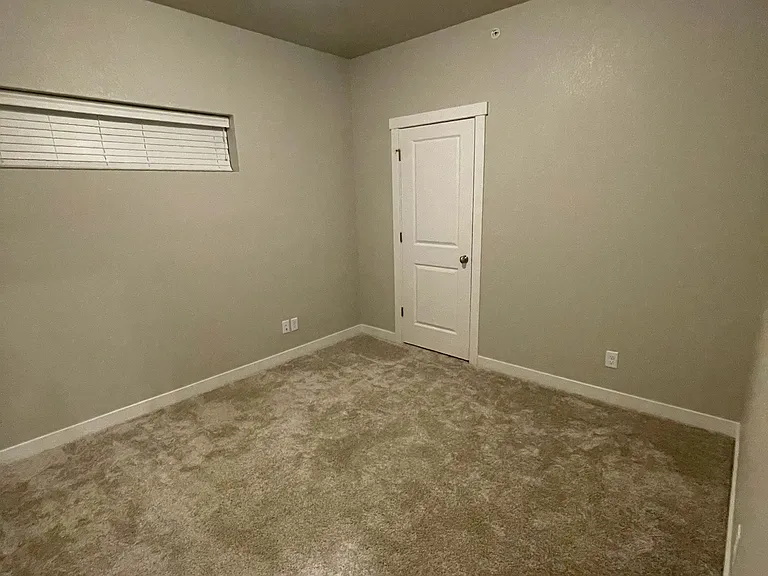 926 Schlagel St #5 — Photo 32