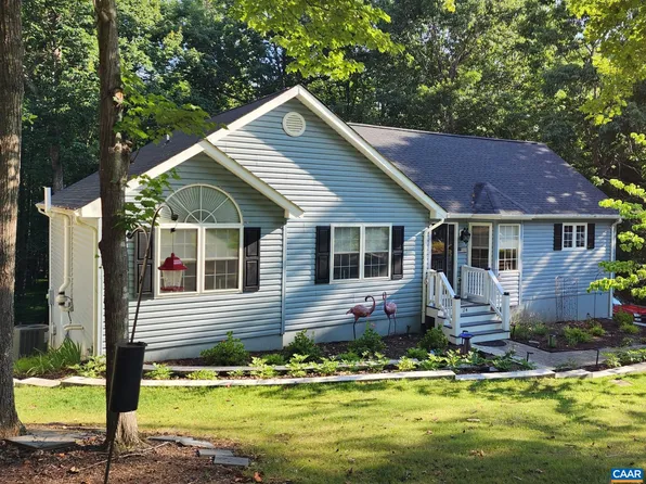 24 W Lake Forest Dr, Palmyra, VA 22963