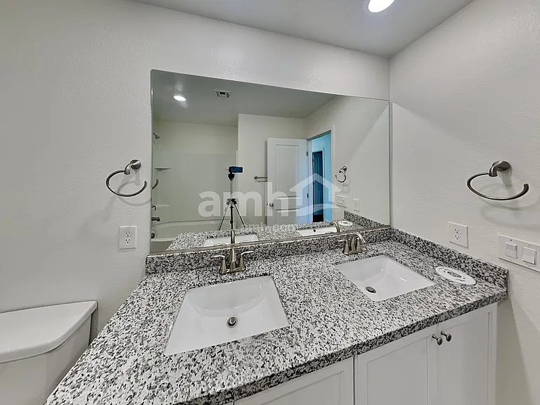 6106 Haleh Ave — Photo 15