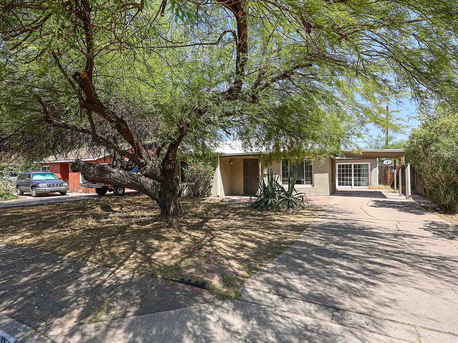 4 bed, 2000 sqft, $2,495 — Photo 1