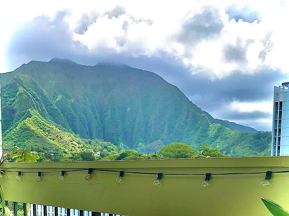 Beautiful Ko'olau Views from Your Lanai