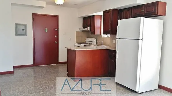 Rented by Azure Realty NY LLC | media 25