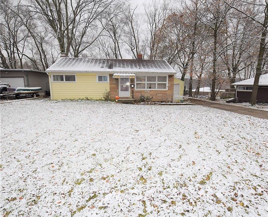 1st image of 42 Highland Dr