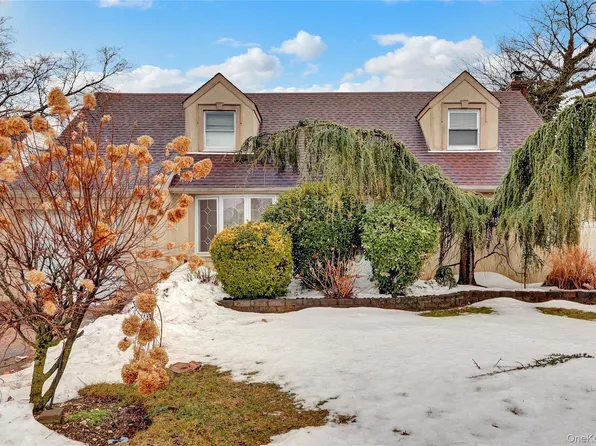 897 Spring Avenue, Uniondale, NY 11553