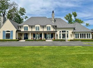 605 Lake Shore Rd, Grosse Pointe Shores, MI 48236