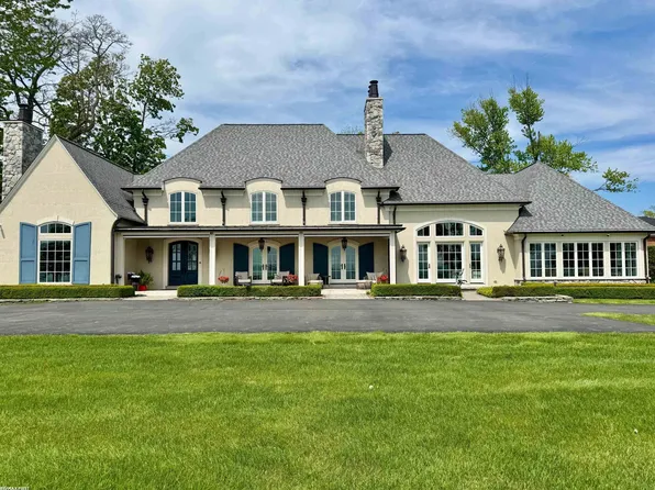 605 Lake Shore Rd, Grosse Pointe Shores, MI 48236