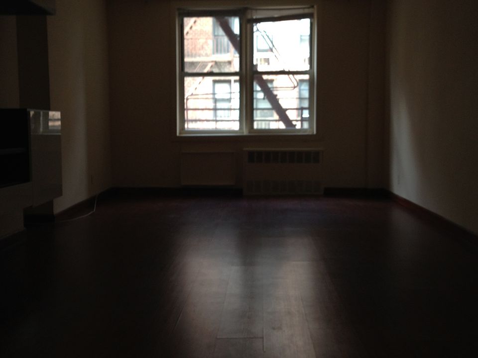 2nd image of 1730 E 14th St APT 2J