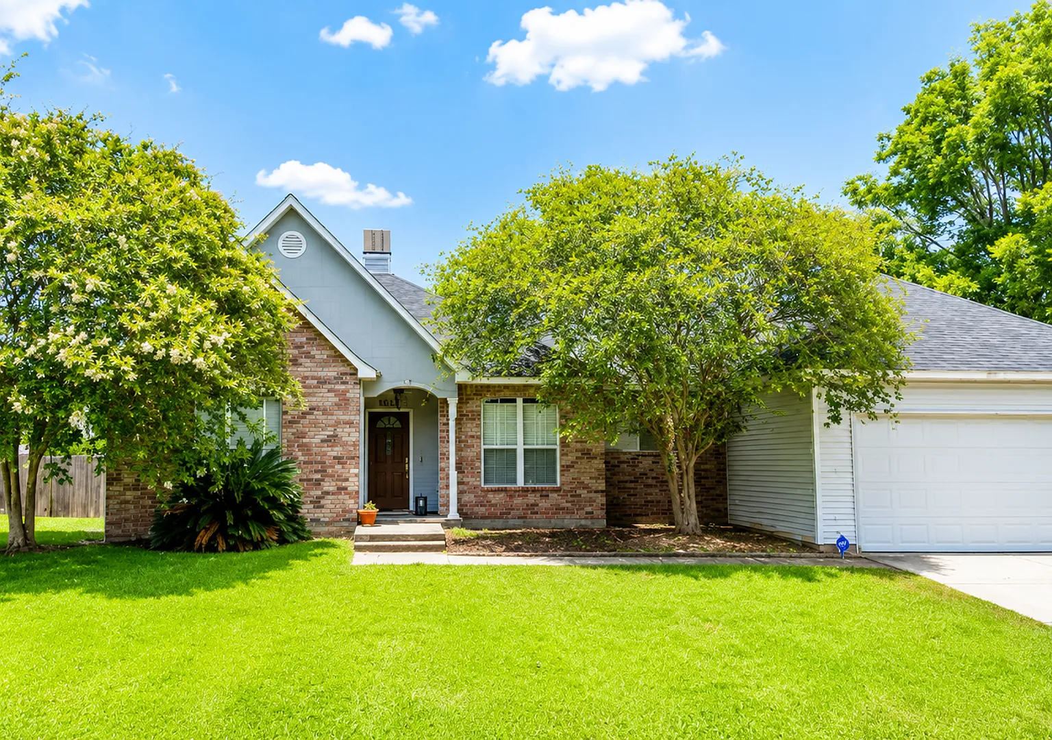 Spacious 3-Bedroom 2-Bathroom Brick Home — Photo 1