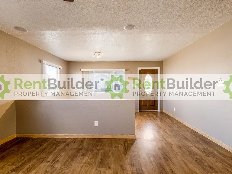 14104 Turner Pl NE — Photo 8