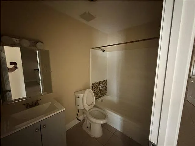3320 Kabel Dr #E — Photo 5