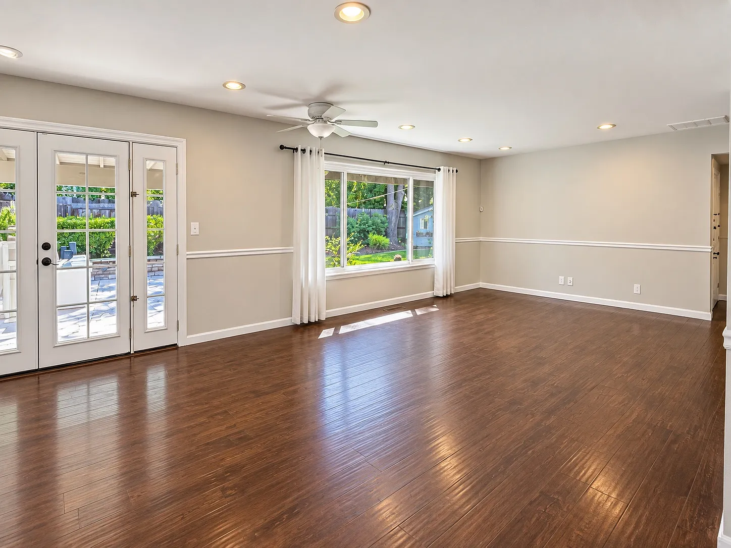3 bed, 1811 sqft, $2,950 — Photo 3