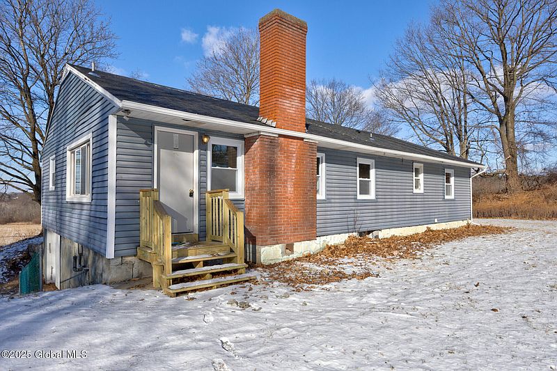 2nd image of 202 Sharpe Road