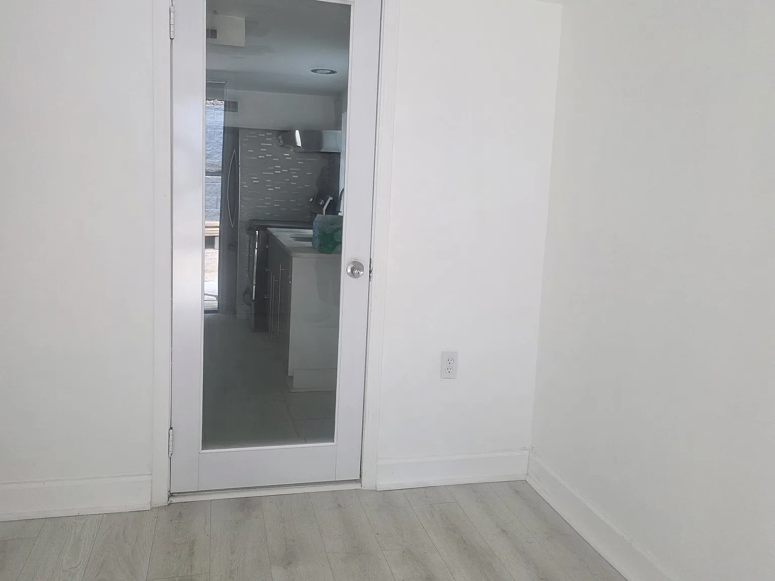 2 bed, 1000 sqft, $2,000 — Photo 3