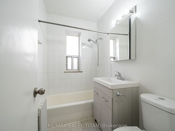 5th image of 156 Kingston Rd #9