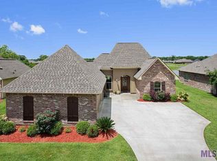 6545 Lakeridge Dr, Zachary, LA 70791