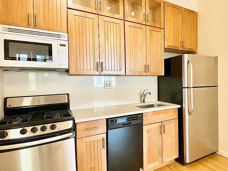 17 Judge St #3A — Photo 2