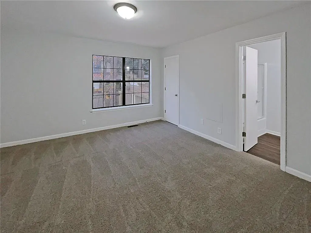 2 bed, 1320 sqft, $1,650 — Photo 2