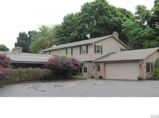 474 Mountain View Dr, Lewiston, NY 14092