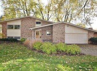 1525 Easy St, Elgin, IL 60123