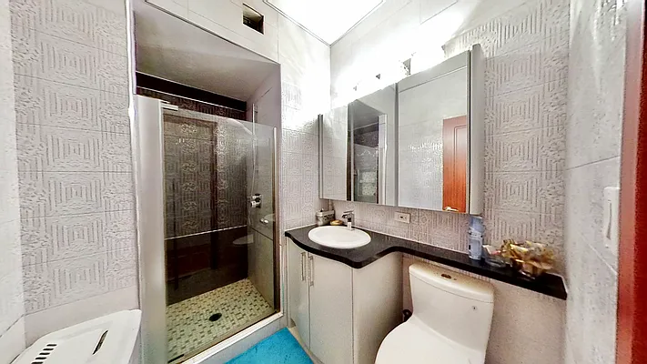 Sold by Remax Edge | media 12