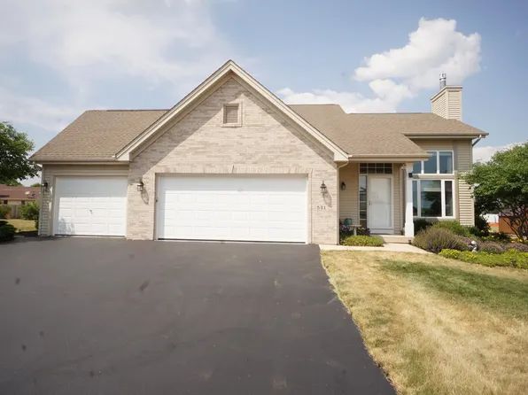 521 Heritage Dr, Stillman Valley, IL 61084