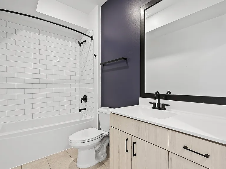 Sawyer Apartments — Photo 7