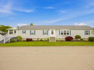 137 Lark Ln, Tiverton, RI 02878