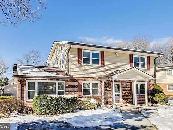 3rd image of 7 Lorraine Ct