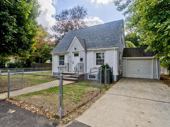 28 Clive St, Worcester, MA 01603