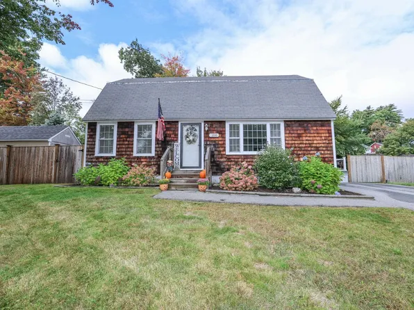 108 Westwood Drive, Nashua, NH 03062