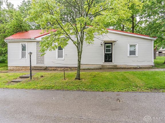 3rd image of 161 Bernard Rd