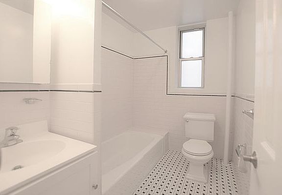 5th image of 117 W 13th St APT 31