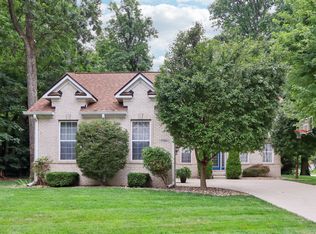 7701 Black Walnut Dr, Avon, IN 46123