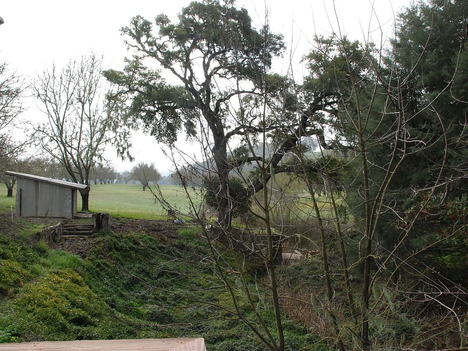 2nd image of 5015 Vineyard Dr