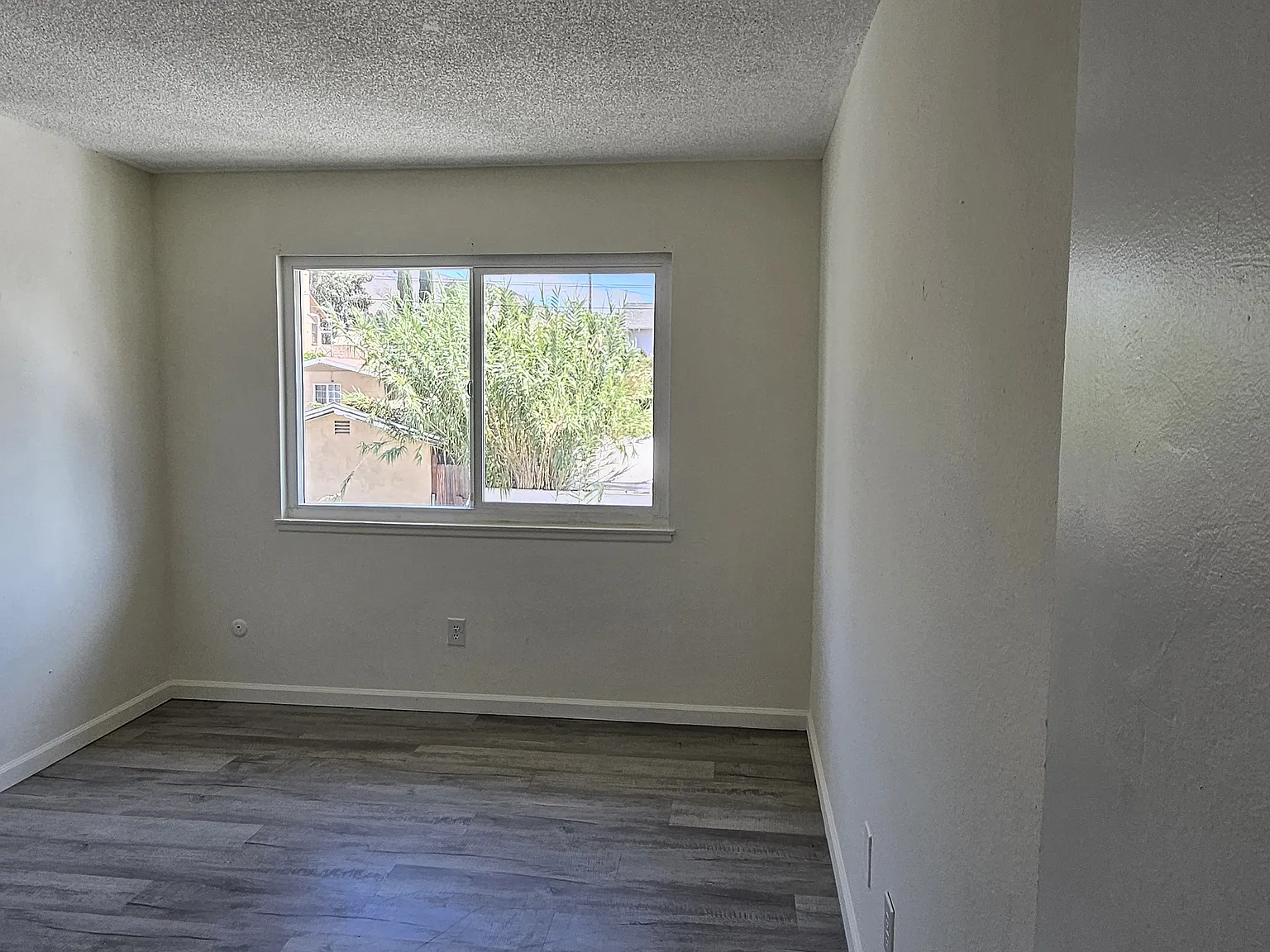2 bed, 882 sqft, $1,990 — Photo 3