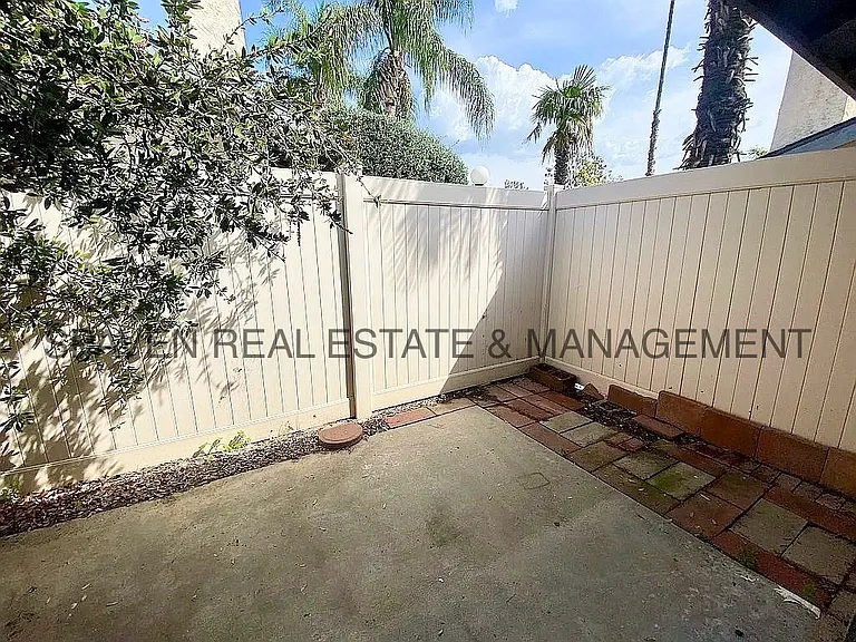 2891 Canyon Crest Dr #62 — Photo 11
