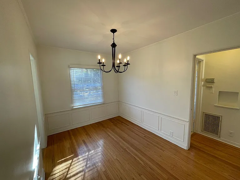 228-230 S Oakland Ave — Photo 5