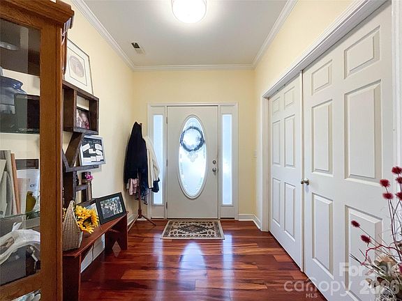 3rd image of 2702 Piersland Dr