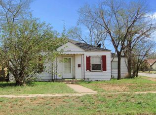 1212 9th St, Levelland, TX 79336