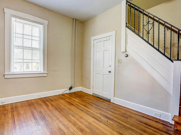 102 N Plum St — Photo 11