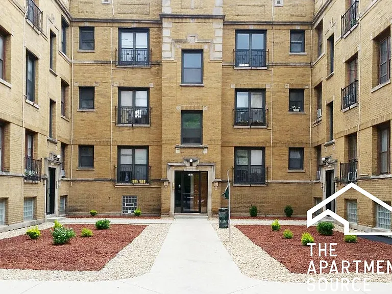 730 W Roscoe St #1N — Photo 6