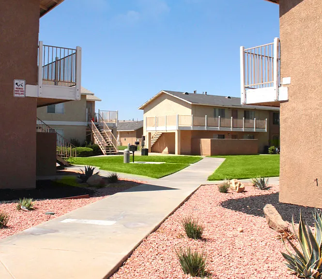 Hesperia Regency Apartments — Photo 10