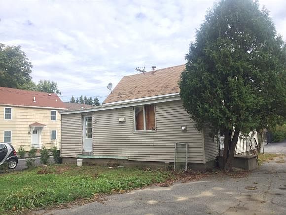2nd image of 226 Union St