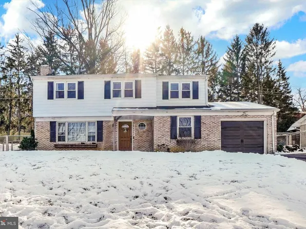 3280 Lynwood Ln, York, PA 17402