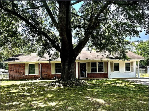 231 Greenbriar Cir, Pontotoc, MS 38863