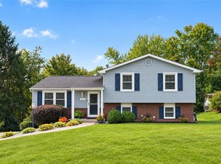 217 Scottsdale Dr, Coraopolis, PA 15108