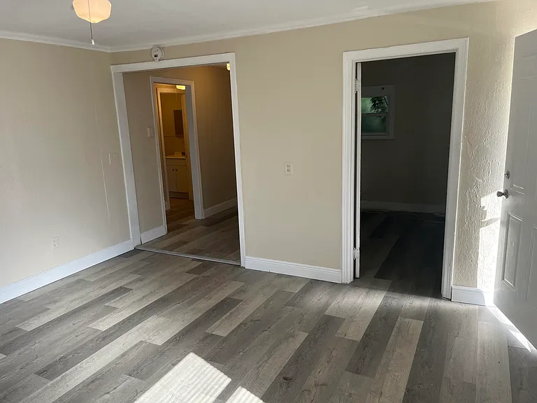 611 N Broadway #A — Photo 6